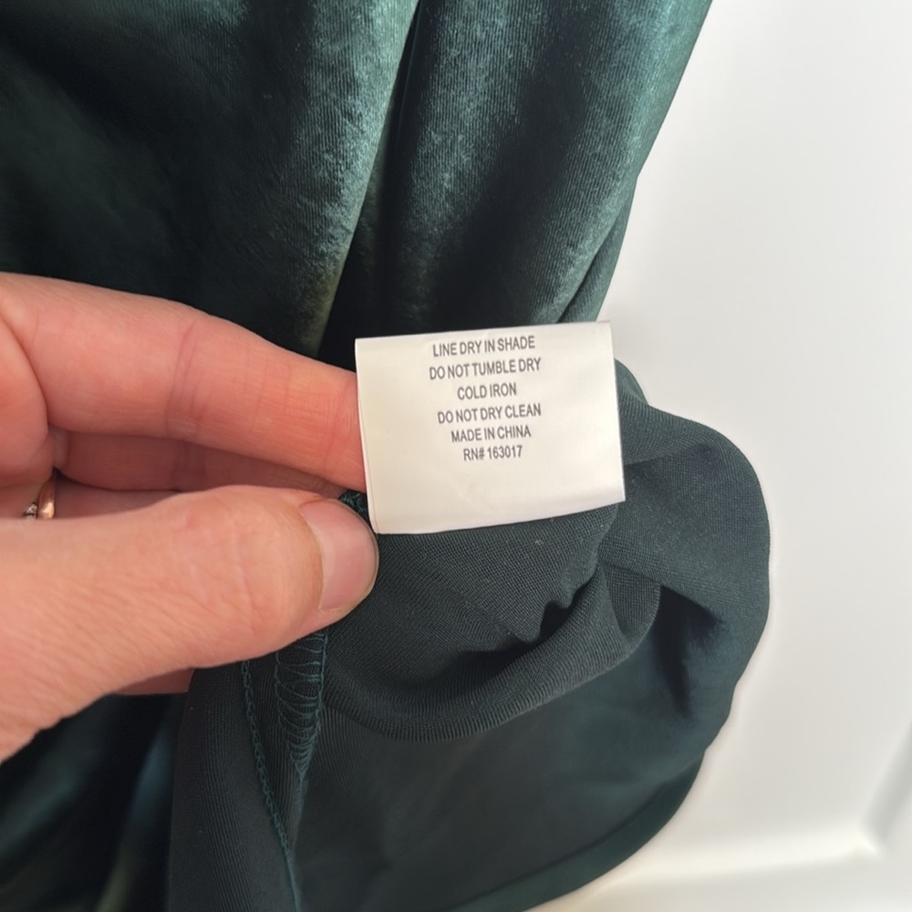 NWT Saints & Secrets‎ Elegant Emerald Green Slip Dress - Small - Picture 6 of 9